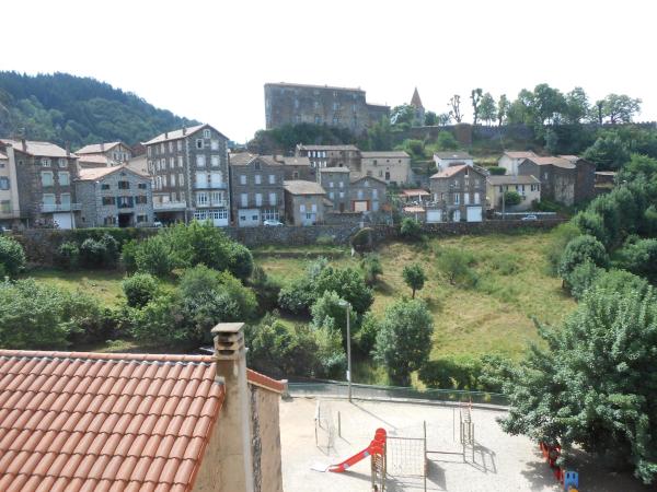 写真にはLe Chier市にあるLa Vieille Aubergeが写っています。