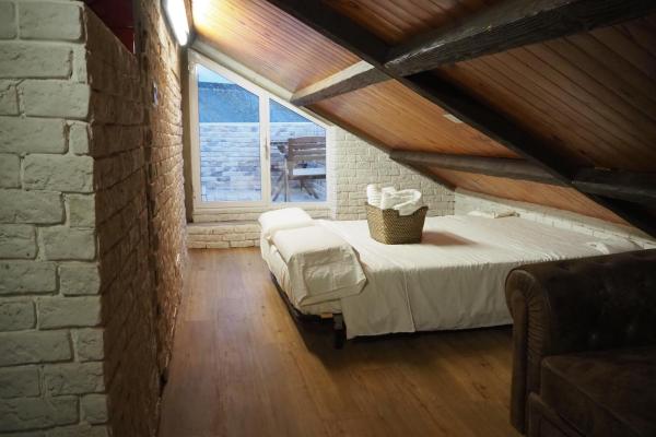 Leilighet med terrasse — 38 m² - Tiny apartment on the roof touching Gibraltar