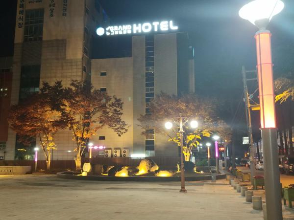 En la foto se muestra el objeto New Grand Hotel ubicado en la ciudad de Daegu.