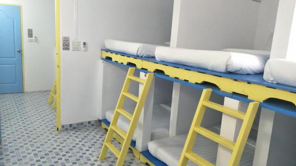 HuaHin Night Market Hostel, Хуахин