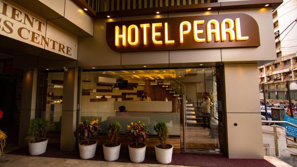 A la foto es mostra l'objecte Hotel Pearl situat a la ciutat de Vadodara.