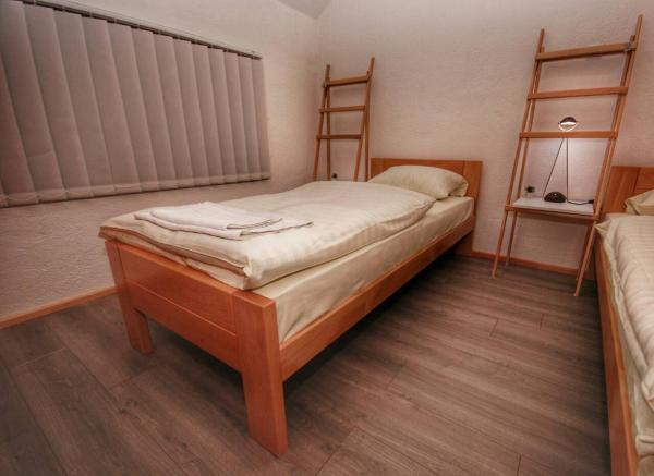 Na foto é possível ver o objeto Apartmani 077 localizado na cidade de Drvar.