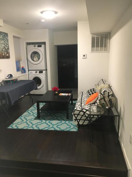 Auf dem Foto ist das Objekt Cozy Rowhouse Next JHH in der Stadt Baltimore zu sehen.