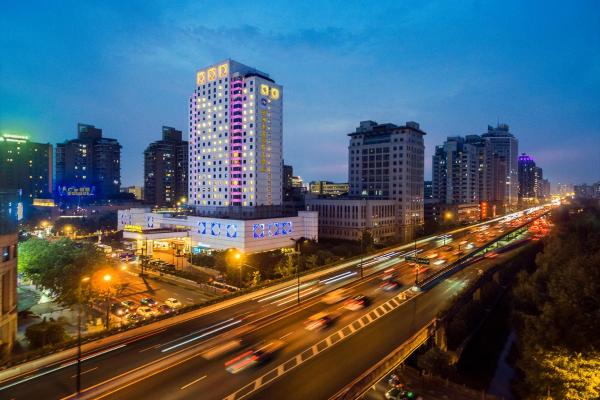 På billedet ses objektet Grand Metropark Hotel - Hangzhou West Lake beliggende i byen Hangzhou.