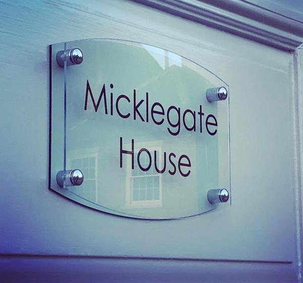 På billedet ses objektet Micklegate House beliggende i byen Hemingbrough.