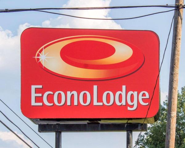 På billedet ses objektet Econo Lodge Drums beliggende i byen Drums.