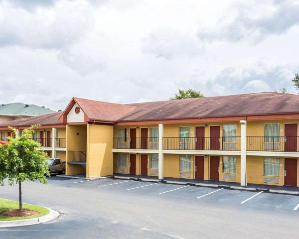 A la foto es mostra l'objecte Econo Lodge Coliseum situat a la ciutat de Charleston.