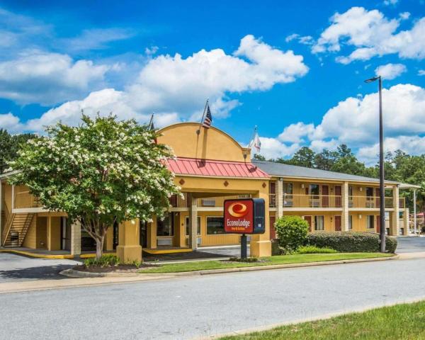 Na fotografii je vidět objekt Econo Lodge Inn & Suites Columbus near Fort Benning nacházející se ve městě Fort Mitchell.