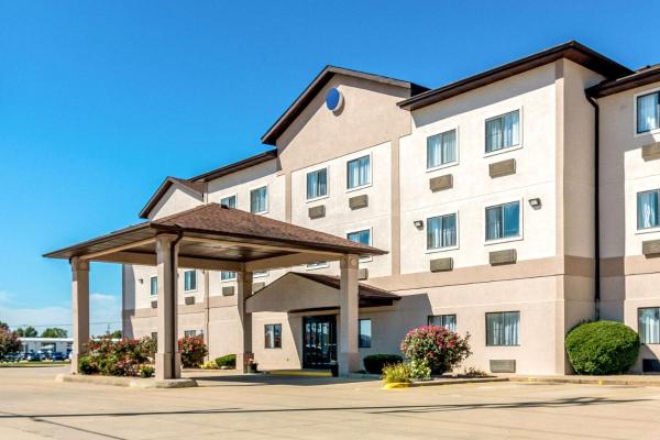 A la foto es mostra l'objecte Quality Inn & Suites Salem near I-57 situat a la ciutat de Centralia.