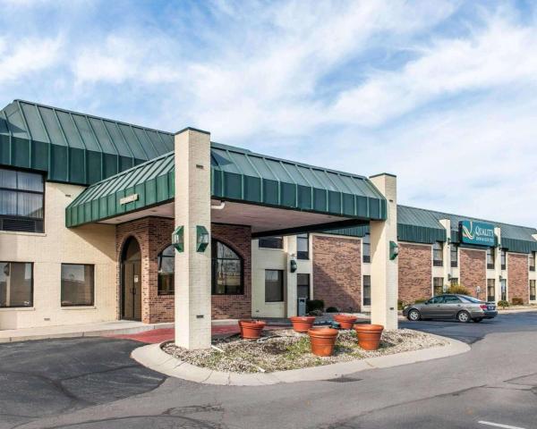 A la foto es mostra l'objecte Quality Inn & Suites Shelbyville I-74 situat a la ciutat de Rushville.