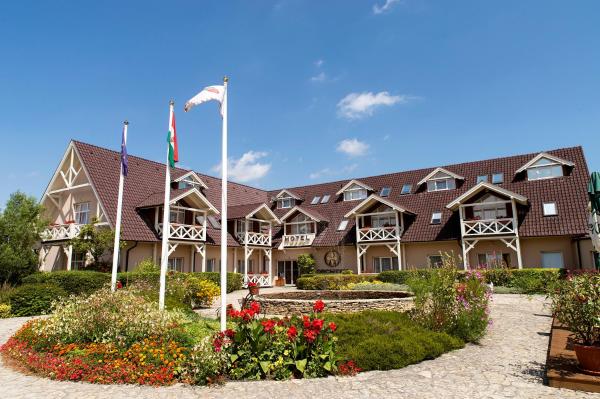 Na zdjęciu widoczny jest obiekt Orchidea Hotel Lipót położony w mieście Hédervár.
