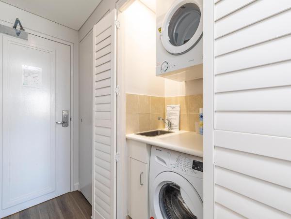 Bilde 7: Sleek, modern and comfortable on Hastings Street