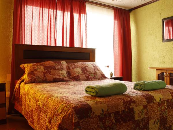 Na zdjęciu widoczny jest obiekt Hostal Inthalassa Caldera położony w mieście Caldera.