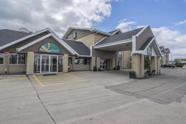 La photo montre l'objet Quality Inn West Edmonton situé dans la ville de Edmonton.