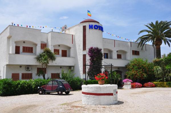 The photo shows the Hotel Portofina located in the city of Santa Marinella.