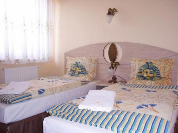 På bildet vises objektet Hotel Faraon som ligger i byen Kielce.