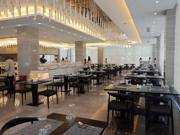 Στη φωτογραφία φαίνεται το αντικείμενο Hotel Kaloum που βρίσκεται στην πόλη Κονακρί.