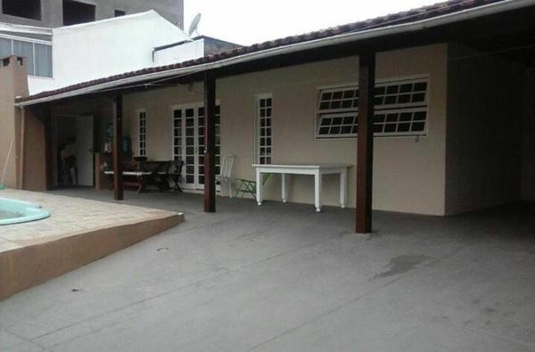 På billedet ses objektet Casa D. Lourdes beliggende i byen Florianópolis.