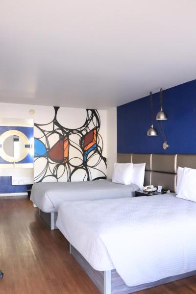 A la foto es mostra l'objecte University Inn situat a la ciutat de Tucson.