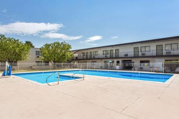 A la foto es mostra l'objecte Quality Inn Stateline situat a la ciutat de Wendover.