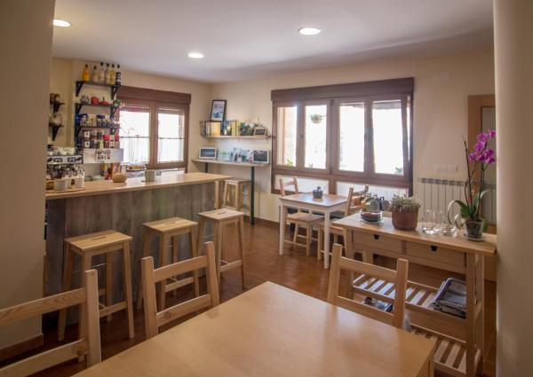 A la foto es mostra l'objecte Albergue de Prioro situat a la ciutat de Prioro.