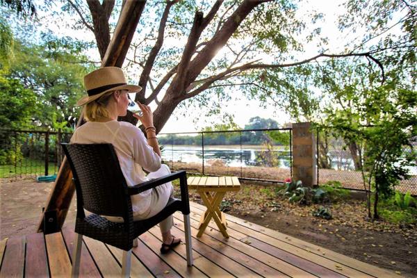 The Waterfront, Maun, Маун