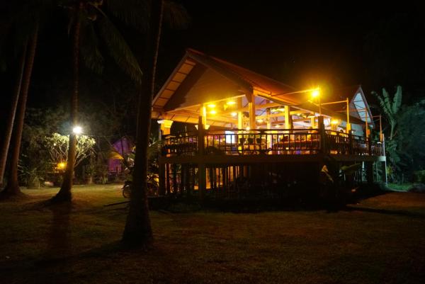 The Boathouse, Don Det