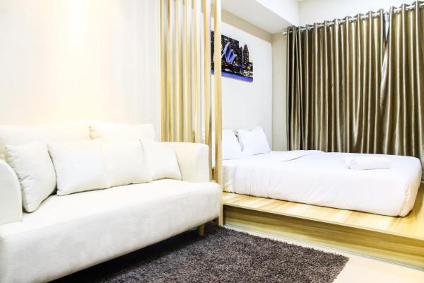 Nella foto è visibile l'oggetto Modern Style The Oasis Studio Apartment with Comfortable Sofa By Travelio situato nella città di Cikarang.