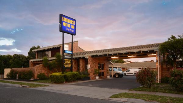 Auf dem Foto ist das Objekt Sandhurst Motor Inn Bendigo in der Stadt Kangaroo Flat zu sehen.
