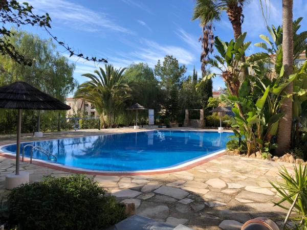 Schönes 3 Zimmer Apartment, Meerblick, Pool, freies WLan, Peyia
