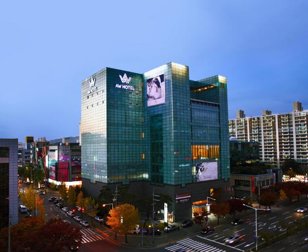 写真にはテグ市にあるDaegu AW Hotelが写っています。