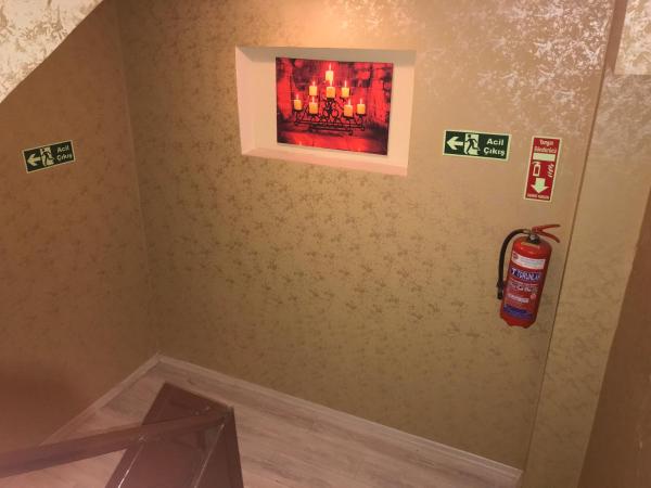 Na foto é possível ver o objeto Saray OTEL PANSİYON localizado na cidade de Bursa.