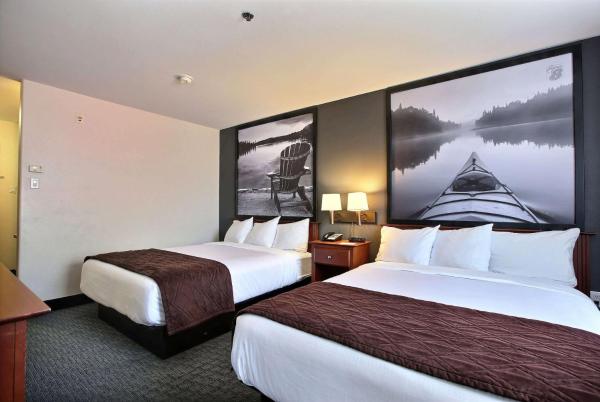 Queen Room with Two Queen and Sofa Bed - Non-Smoking — 23 m² - Super 8 by Wyndham Trois-Rivieres