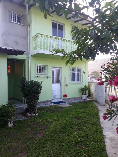 På billedet ses objektet Casa Praia Barra da Lagoa beliggende i byen Florianópolis.