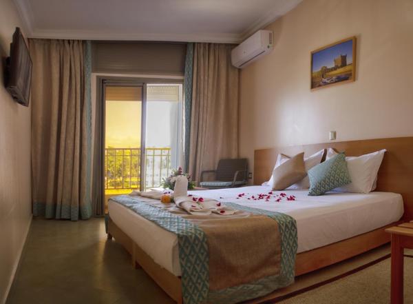写真にはTimsal市にあるHotel Al Mamounが写っています。
