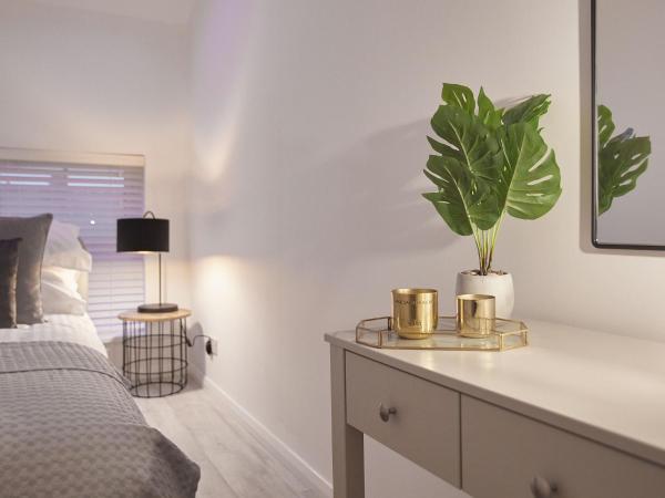 Фотография 7: Host & Stay - The Surfer's Loft Apartment
