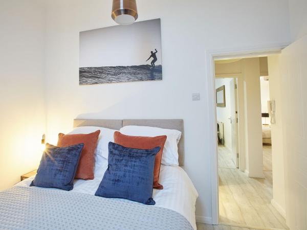 Фотография 9: Host & Stay - The Surfer's Loft Apartment