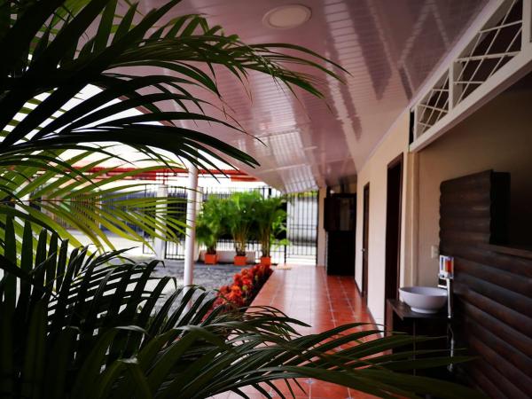 A la foto es mostra l'objecte Hotel Amaranto situat a la ciutat de Santiago.