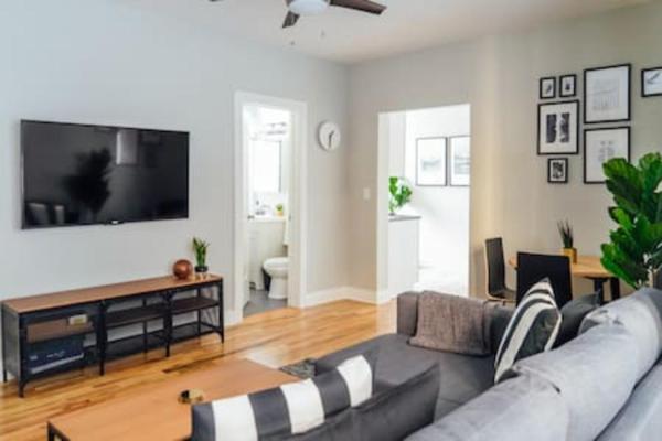 Fotografie 6: Convenient & Newly Decorated 1BR Apartment - Roscoe 1D