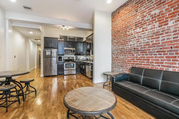 Foto 4: Spacious Condos - Close to NOLA Art & Culture
