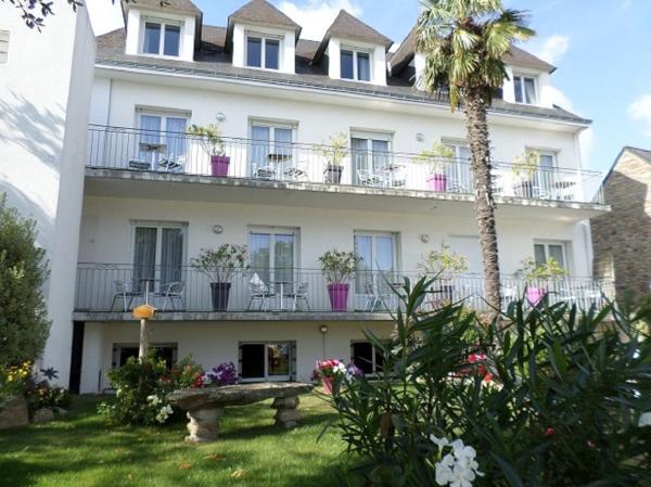 A la foto es mostra l'objecte Hôtel du Littoral situat a la ciutat de Camoël.