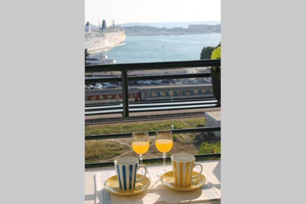 The photo shows the Bianca beach apartments located in the city of Split.