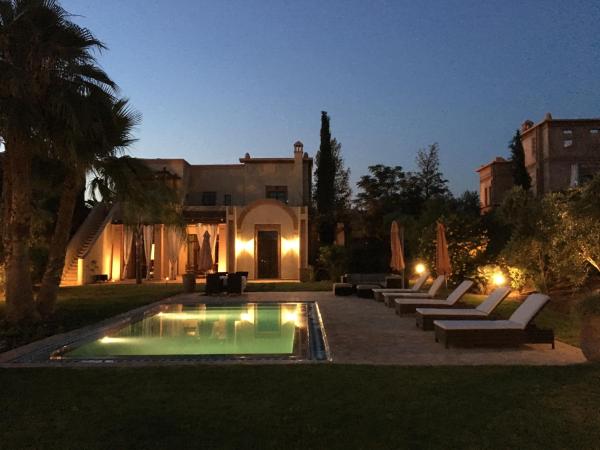 На фото показан объект Villa entière GOLF MARRAKECH, расположенный в городе Moussiha.