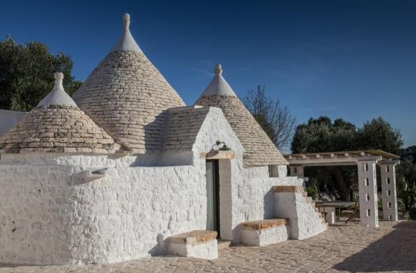 A la foto es mostra l'objecte Mille e un Trullo situat a la ciutat de Ostuni.