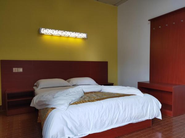 照片显示了位于Dili市的CHONG TI HOTEL物件。