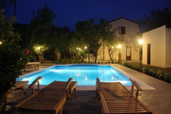 Villa Giardino Paradiso Cefalù Con 13 Posti Letto E Piscina Riscaldata - Lascari