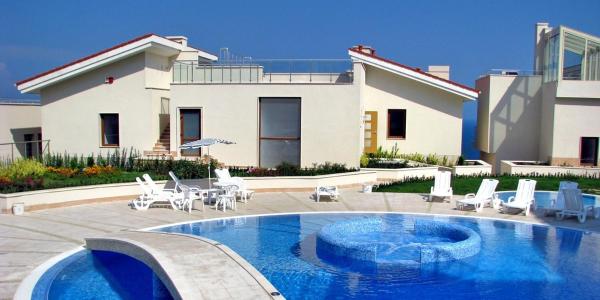 A la foto es mostra l'objecte Sun Village Family Houses situat a la ciutat de Byala.