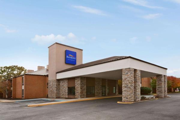 A la foto es mostra l'objecte Baymont by Wyndham Rocky Mount situat a la ciutat de Gladehill.