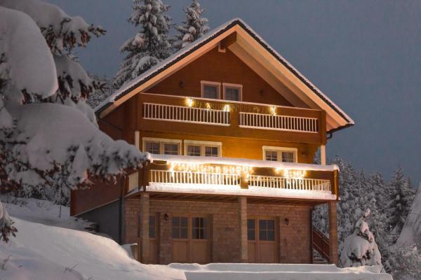 Na foto é possível ver o objeto Holiday Home Kuća za odmor LEA - Ravna Gora localizado na cidade de Ravna Gora.