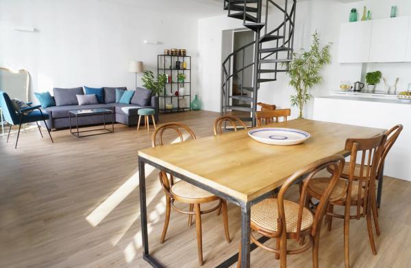 Na fotografii je vidět objekt T-home / Stylish apartment Palermo center nacházející se ve městě Palermo.